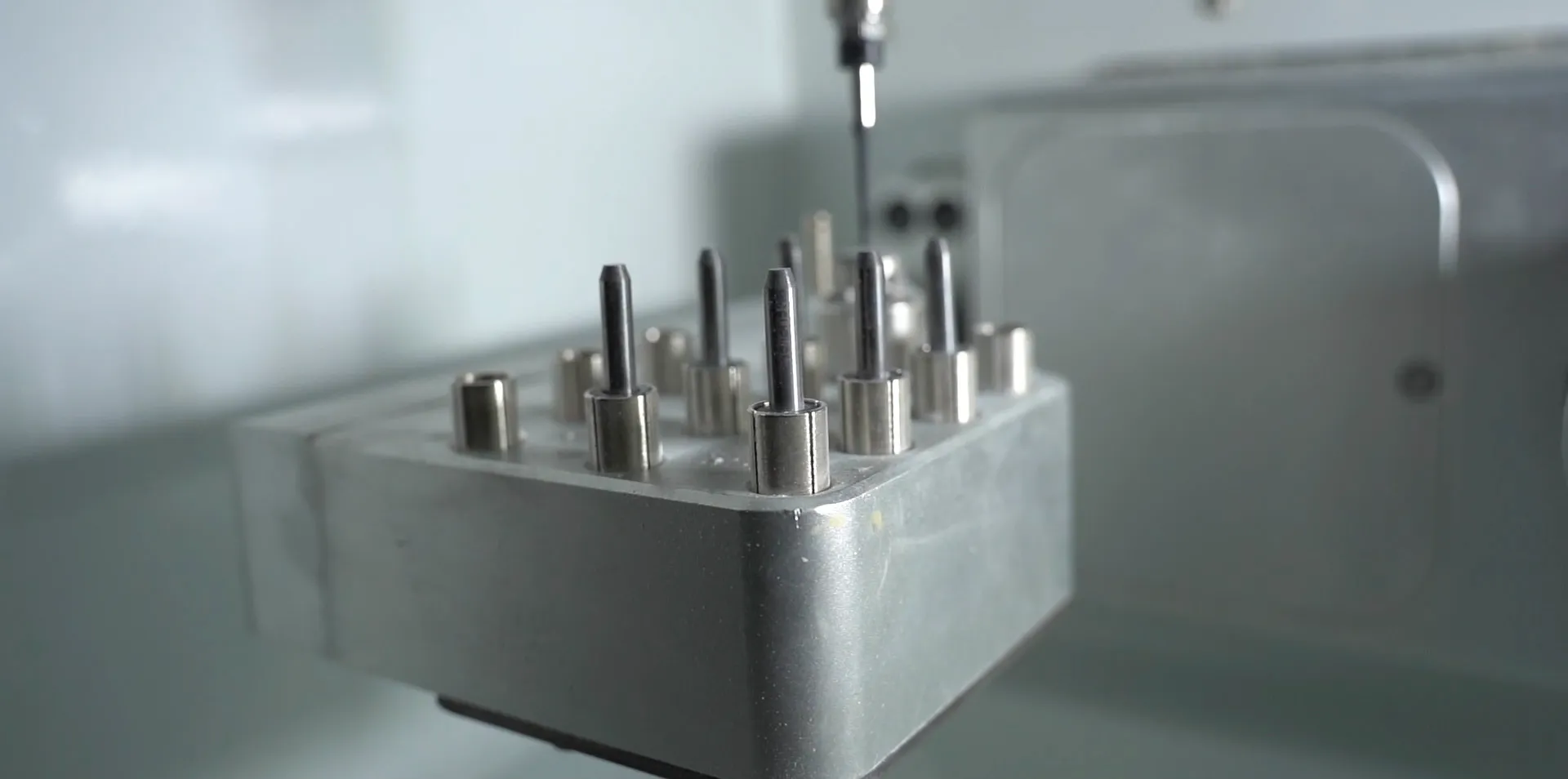 5-Axis Dry Dental Milling Machine(图6) 5-Axis Dry Dental Milling Machine(图6)